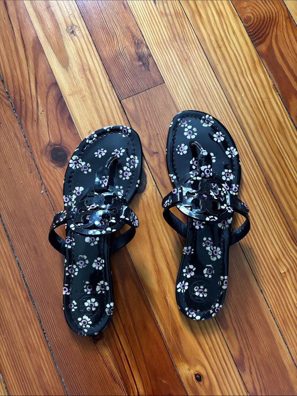 Tory Burch Black Patent Floral Thong Sandals